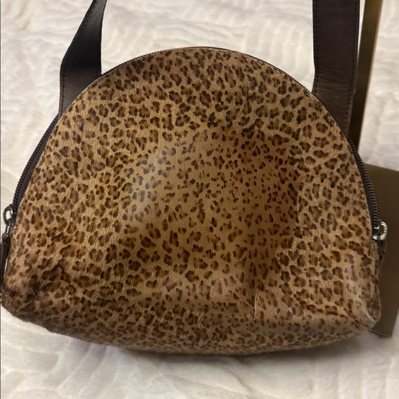 Bottega Veneta Leopard Calf Hair Dome Handbag Made in Italy - Picture 6 of 10